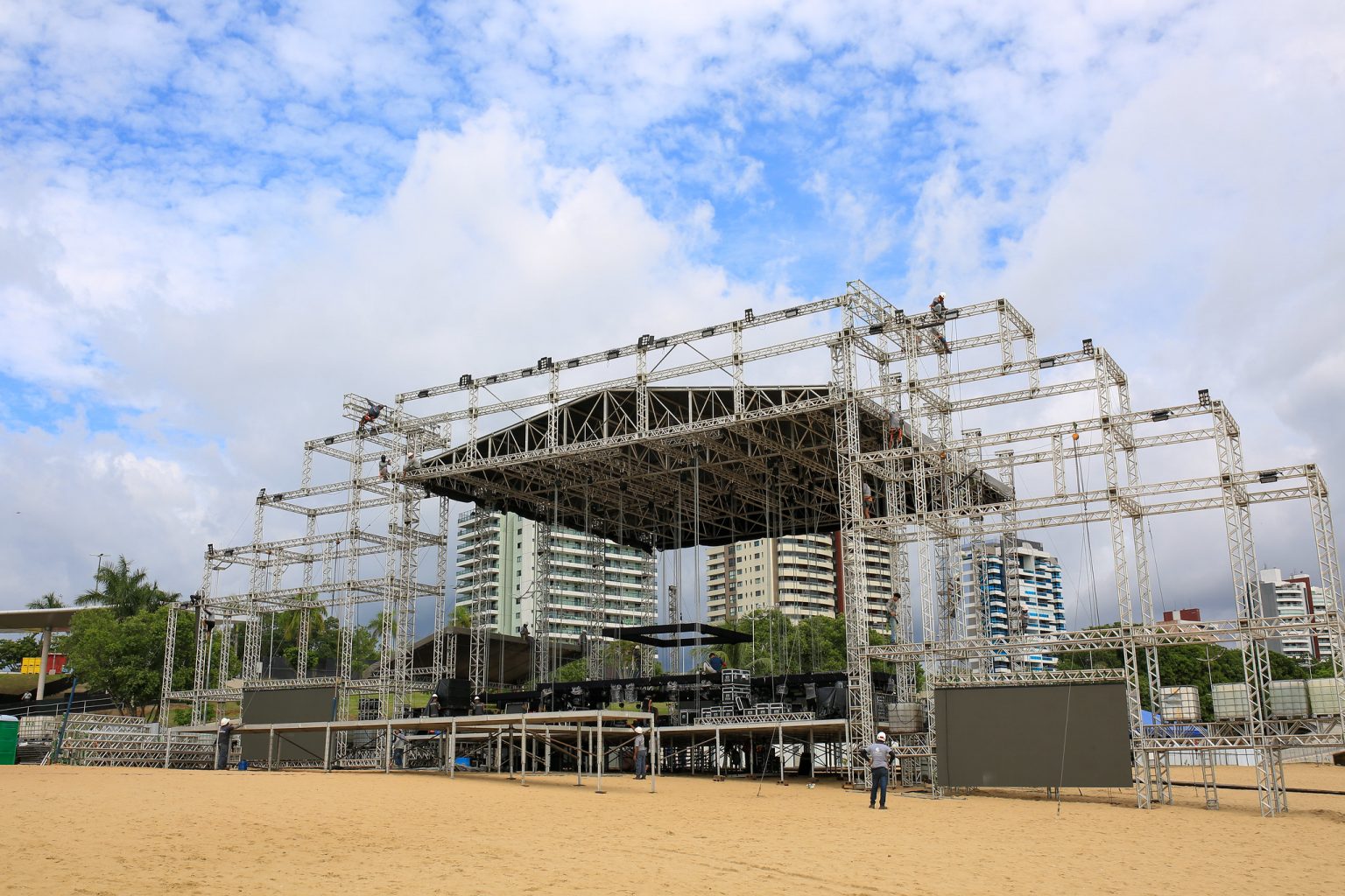 Praia da Ponta Negra estará interditada ao banho nesta sexta a partir das 14h