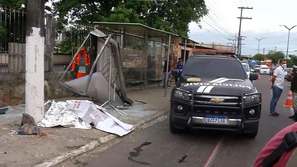 Polícia pede prisão de motorista que atropelou mulher em parada de ônibus no Santo Agostinho em Mnaus
