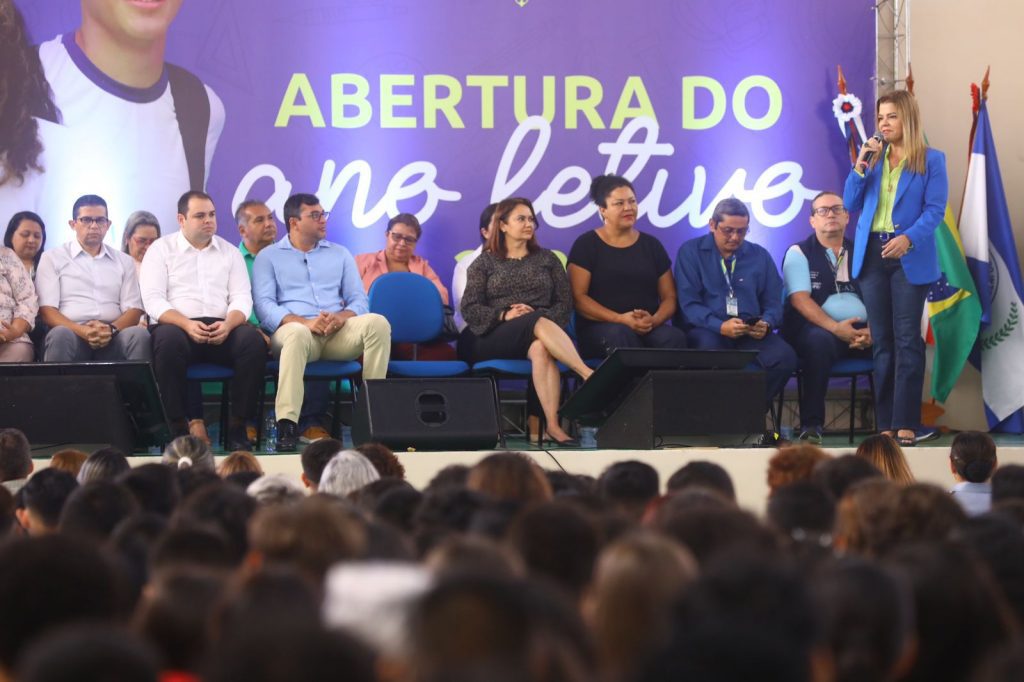 Governador Wilson Lima anuncia expansão do ensino bilíngue para 2024