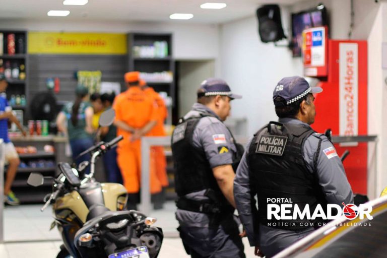 Crianças são flagradas pela polícia em posto de combustível em local e horário inapropriados