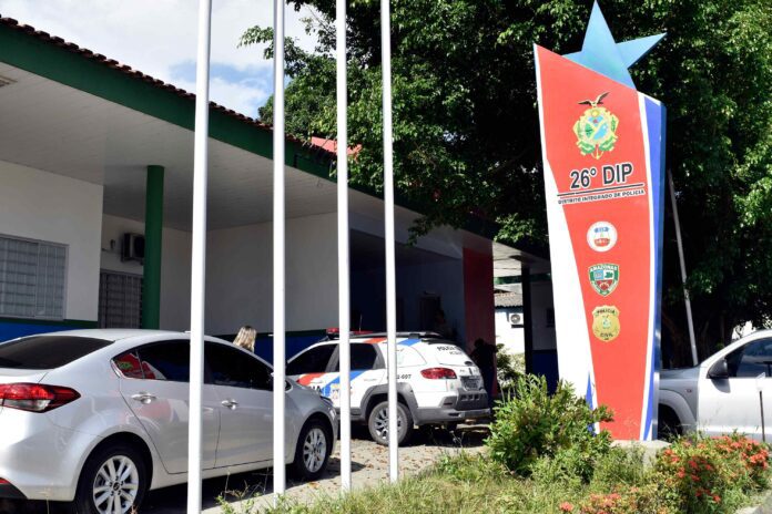 Polícia Civil do Amazonas prende dois por tráfico de drogas e posse irregular de arma de fog