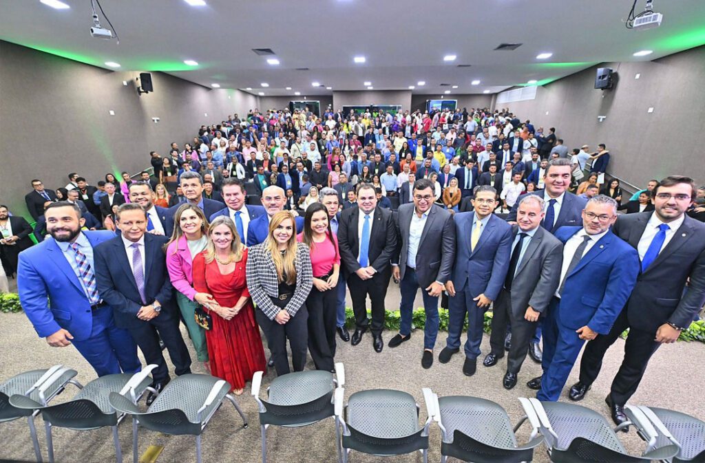 Conselheiro-ouvidor do TCE-AM participa de abertura do Feclam 2023, na Aleam