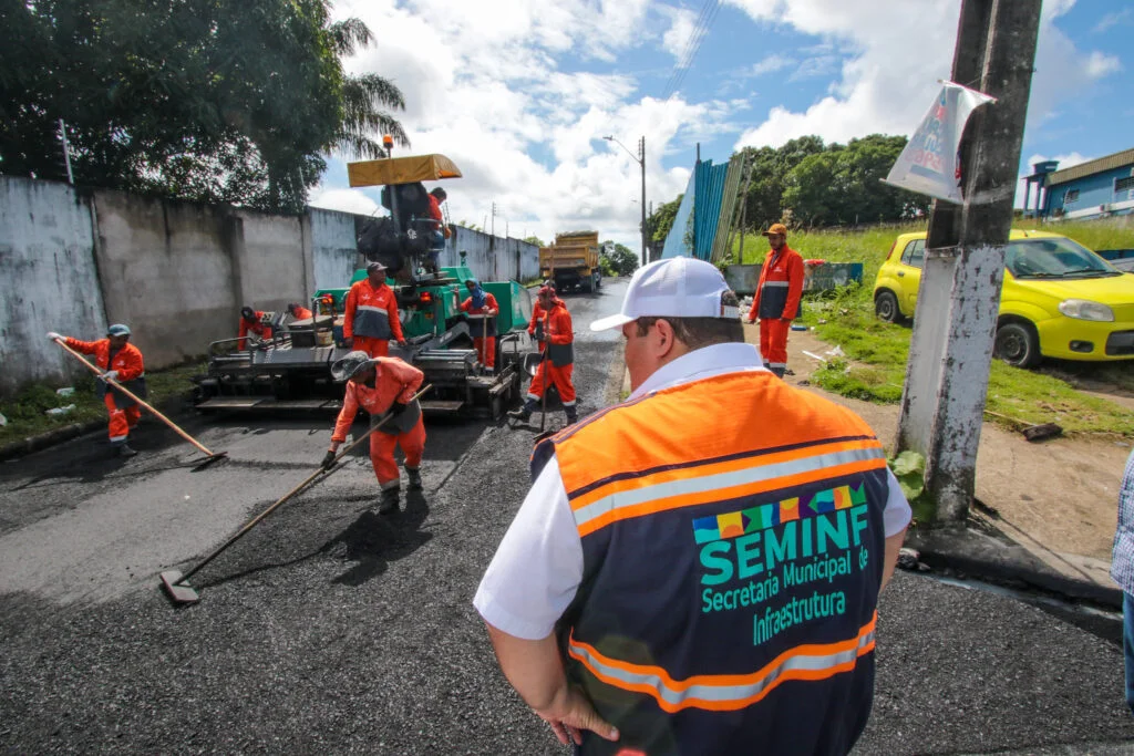 Em primeiro ano de atuação, ‘Asfalta Manaus’ cumpre meta de gestão e alcança mais de 2 mil ruas na capital Portal Remador