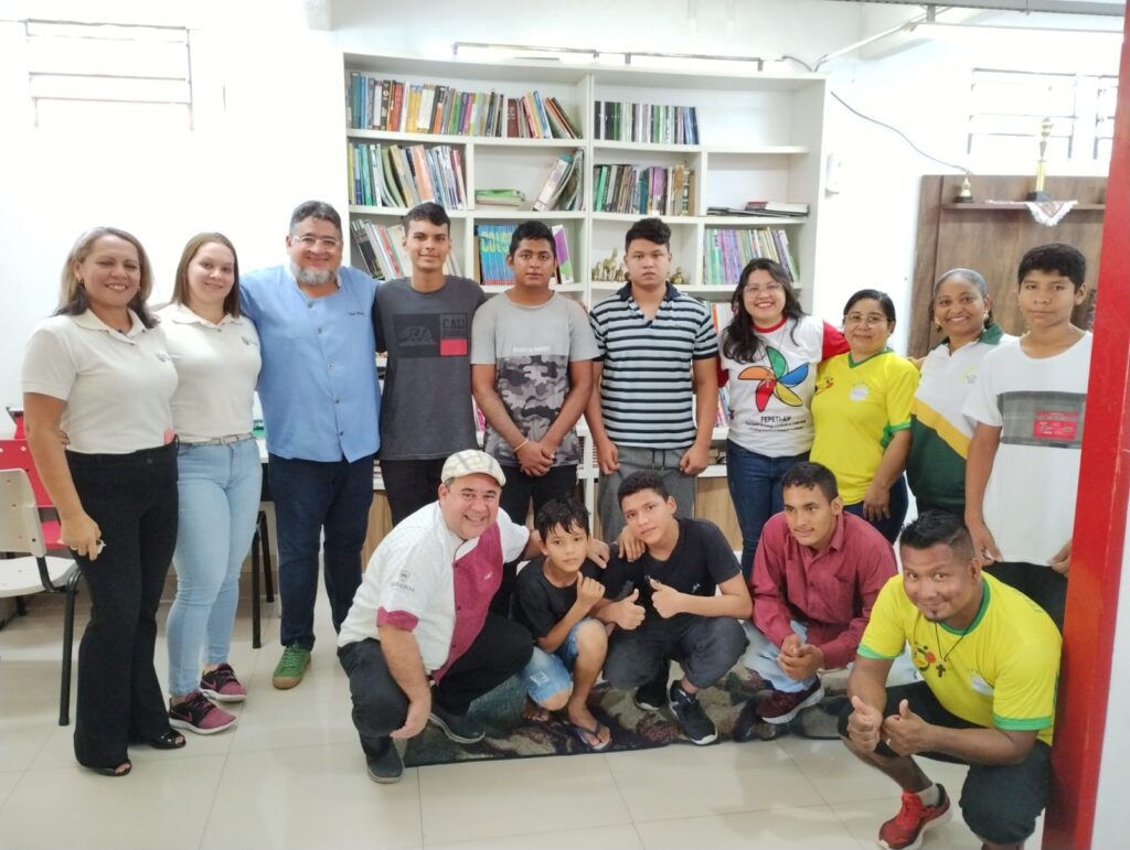 Grupo Dedé realiza doação de alimentos para o Pequeno Nazareno