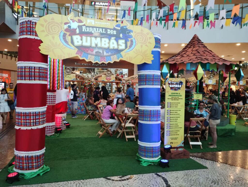 Comidas típicas, atrações musicais e espaços instagramáveis agitam o Arraial dos Bumbás Portal Remador