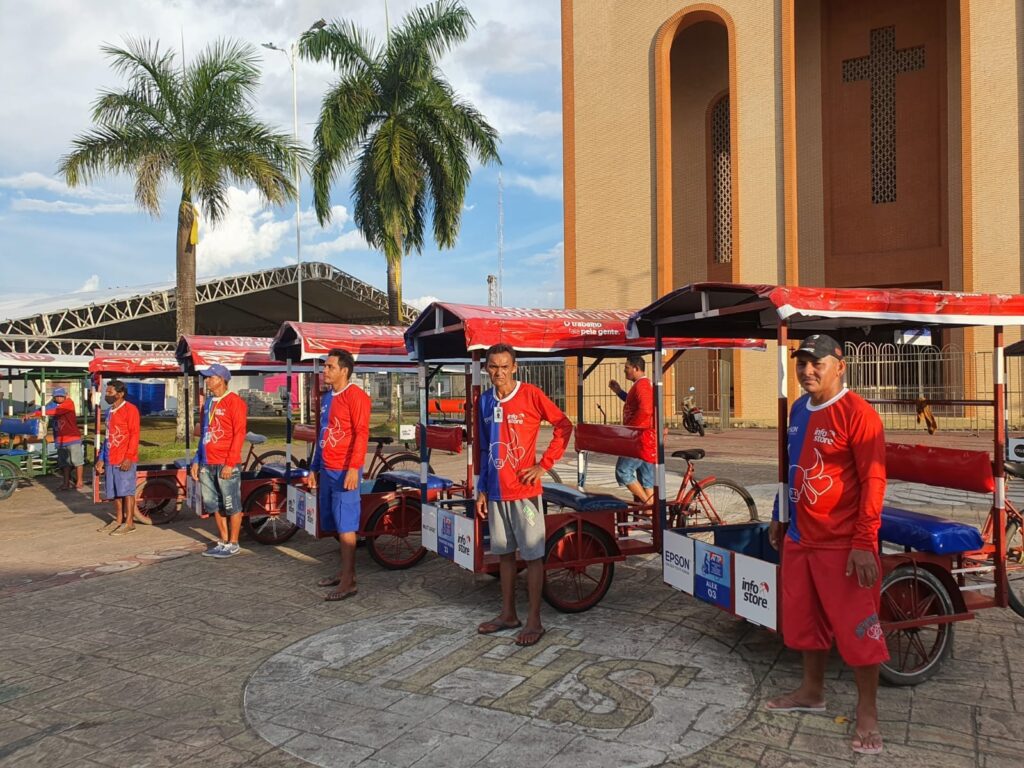 Tricicleiros de Parintins: opção de locomoção e turismo na Ilha Tupinambarana Portal Remador