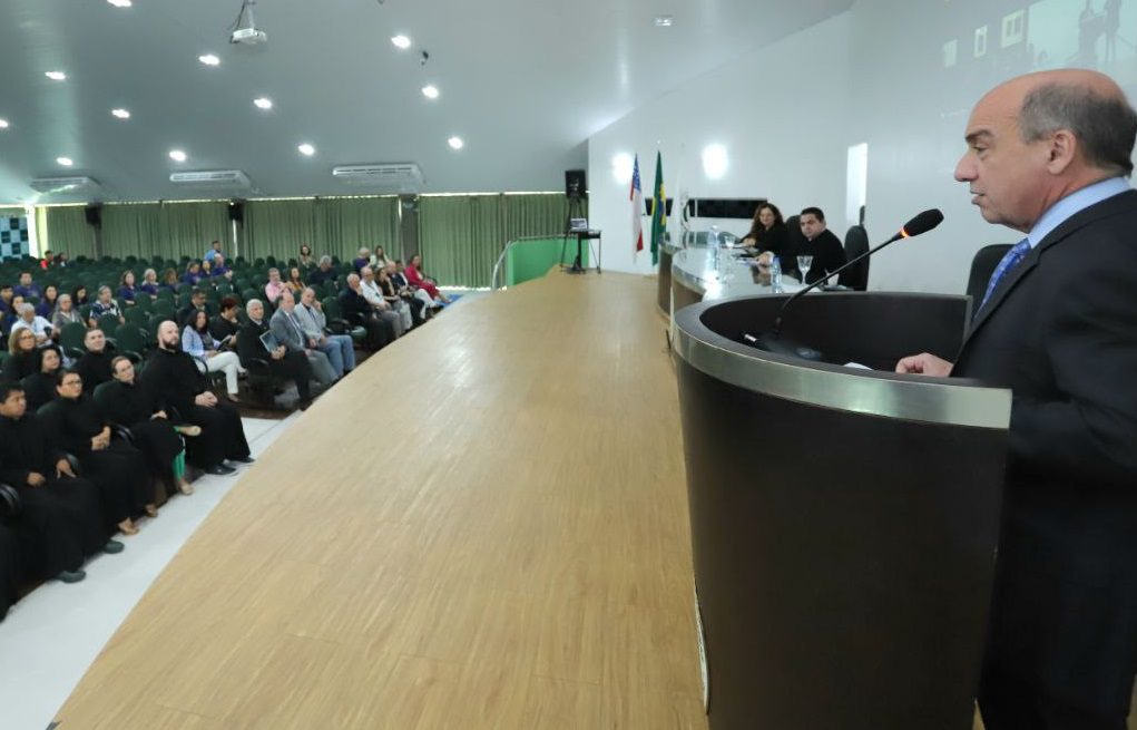 Presidente do TCE-AM participa de cerimônia em homenagem aos 30 anos de parceria entre Ufam e Universidade do Porto