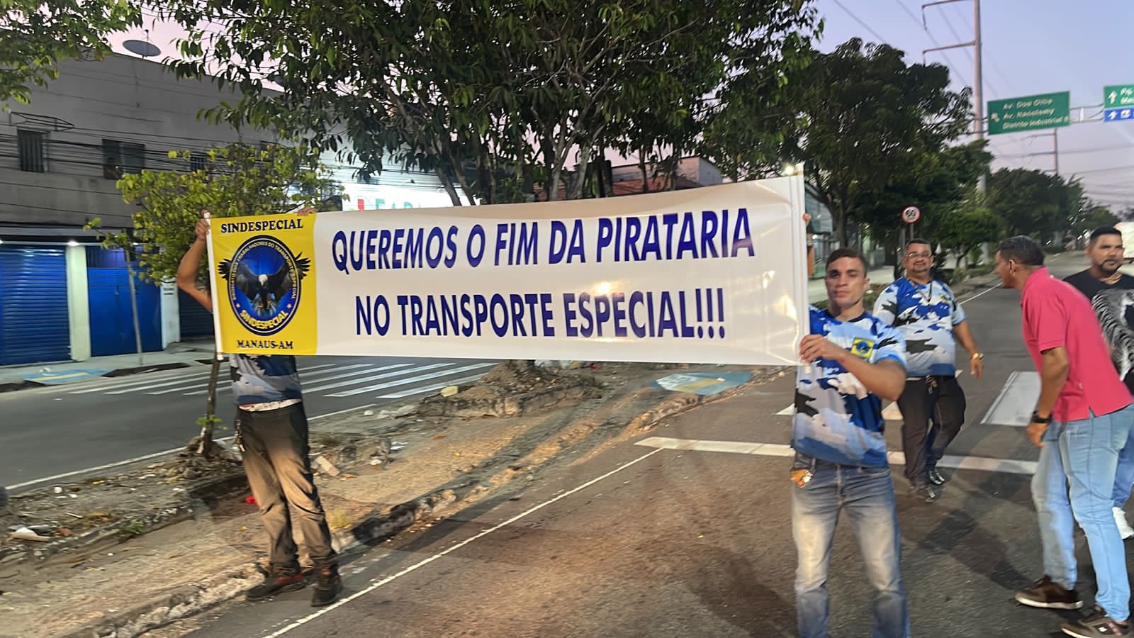 Protesto na zona leste de Manaus cobra ações contra transporte ilegal Portal Remador