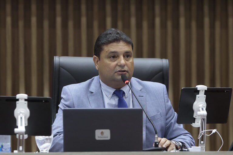 De autoria de Caio André, projetos de incentivo à capoeira e sobre deficiência auditiva unilateral avançam na CMM Portal Remador