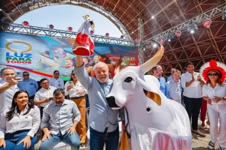 Em Parintins, Lula diz que parlamentares precisam aprender política com o “Boi Bumbá” Portal Remador