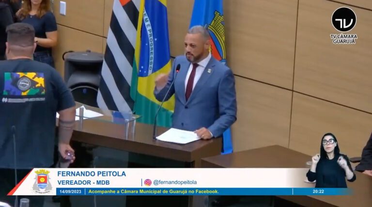 Vídeo - "Tô meio doidão", diz vereador do Guarujá em discurso durante sessão solene Portal Remador