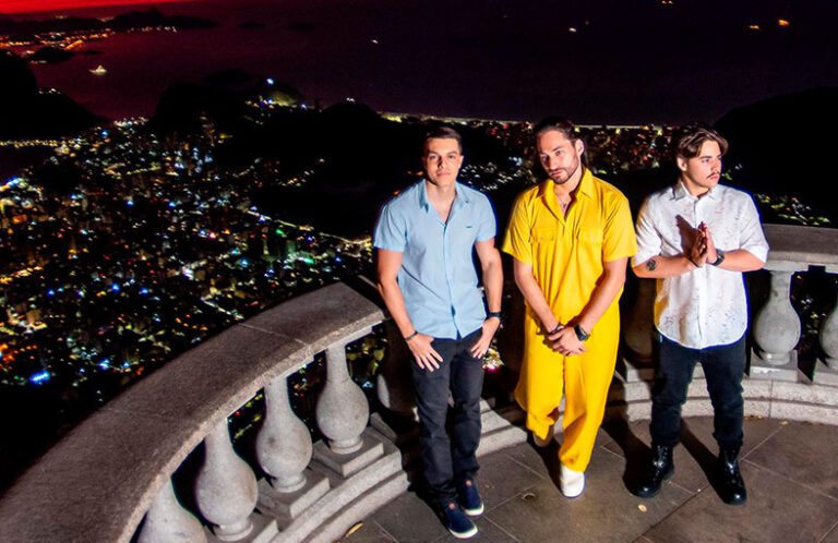 Em homenagem ao Setembro Amarelo, DJs Marcel Sgarioni e Fabio Lopes fazem história ao levar as batidas da música eletrônica para o Cristo Redentor Portal Remador