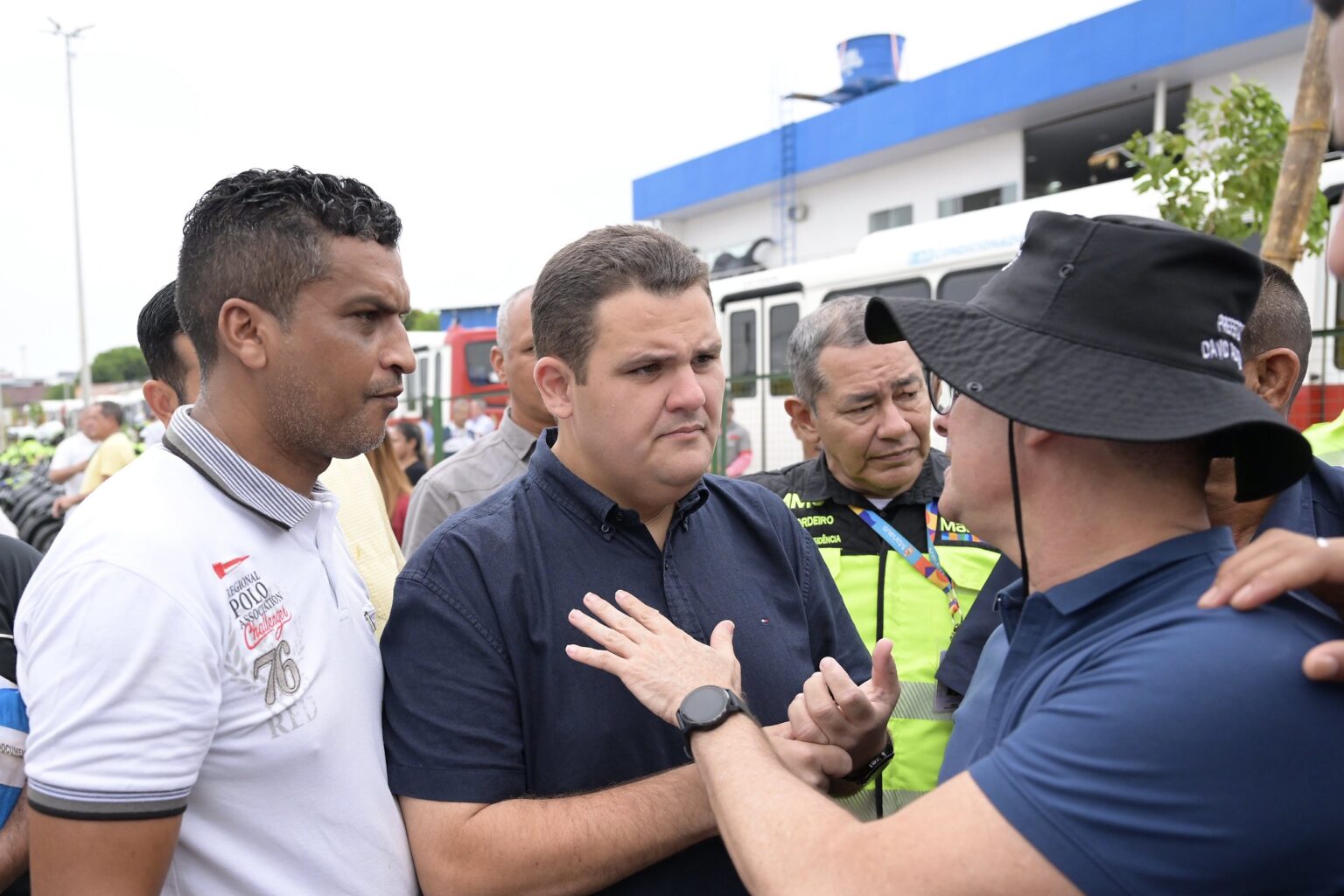 Prefeitura de Manaus entrega novos ônibus e aumenta a frota pra 300 veículos na capital Portal Remador