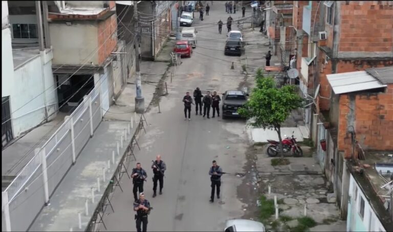 Mil Policiais mobilizados em operação contra o crime organizado nas favelas do Rio Portal Remador