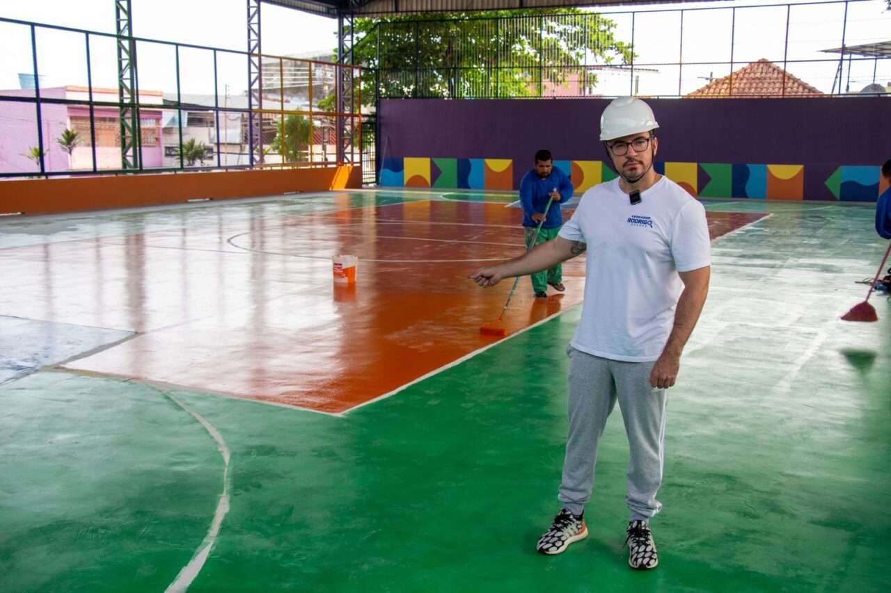 Vereador Rodrigo Guedes fiscaliza últimos detalhes das obras de reforma da quadra do bairro do São Raimundo Portal Remador