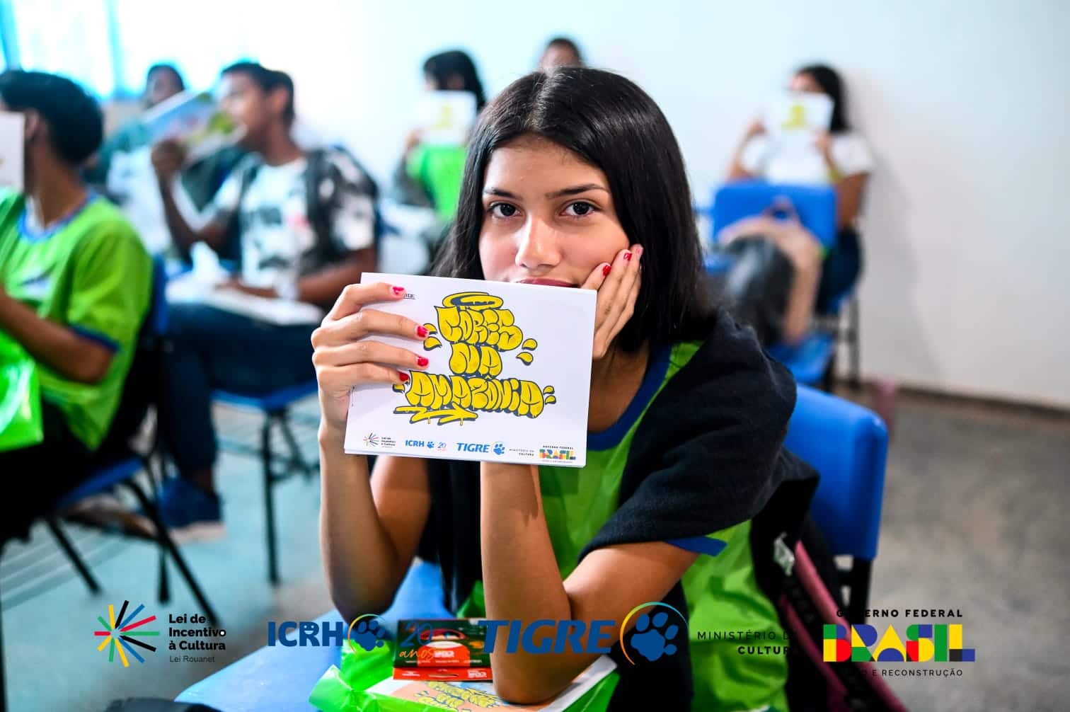 Projeto leva oficinas de grafite, desenho e pintura para escolas públicas de Manaus e região.