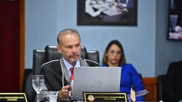 Conselheiro do TCE-AM determina suspensão imediata de pregão da Câmara Municipal de Manaus