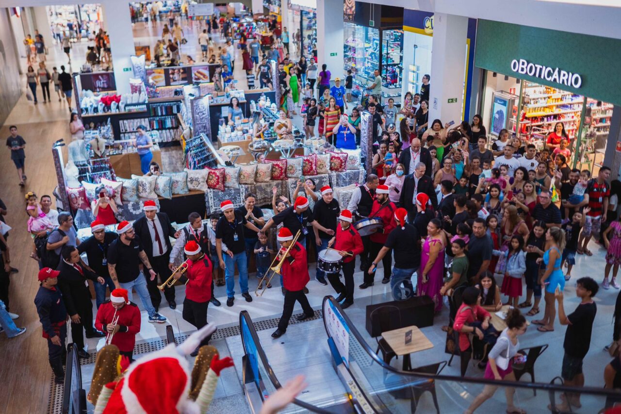 Centro de compras oferece opções de compra para Natal e Réveillon