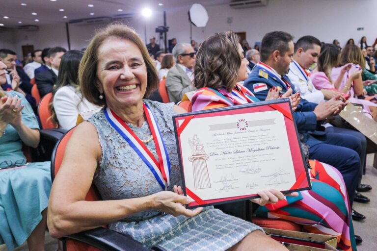 Vice-reitora da Nilton Lins recebe Medalha da Ordem do Mérito Judiciário 2023