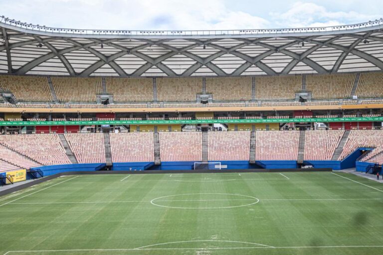 Gramado da Arena da Amazônia pronto para o Duelo Flamengo x Audax em Manaus