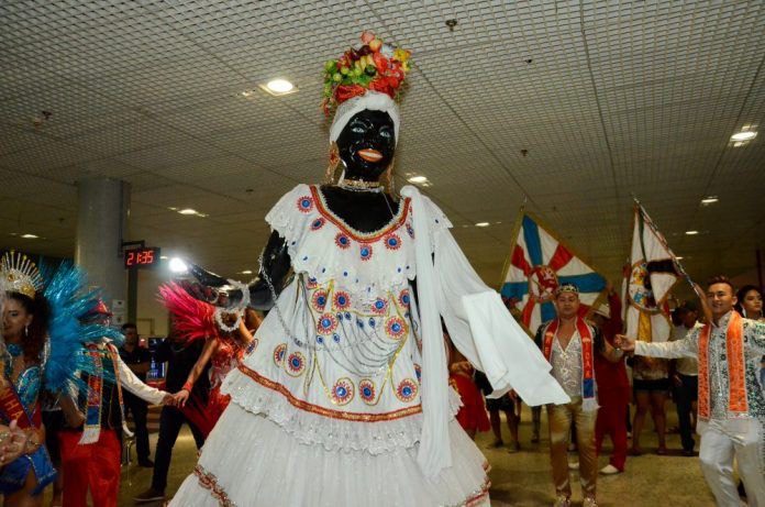 Kamélia desembarca e abre oficialmente o carnaval 2024 em Manaus