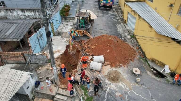 Prefeitura atende solicitação de moradores e recupera rede de drenagem profunda no São Francisco