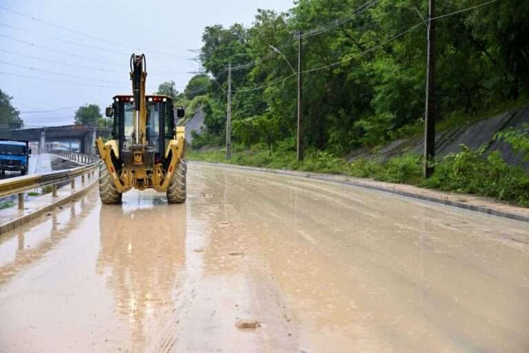 Manaus registra 12 ocorrências devido à forte chuva desta quinta-feira