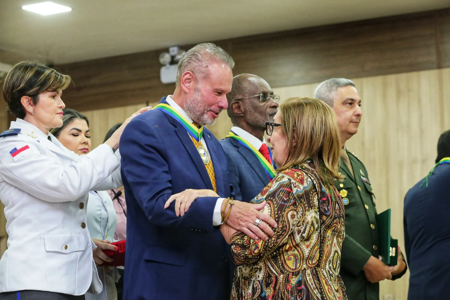 Conselheiro do TCE-AM é agraciado com medalha do Mérito Acadêmico da Ejud do TJAM