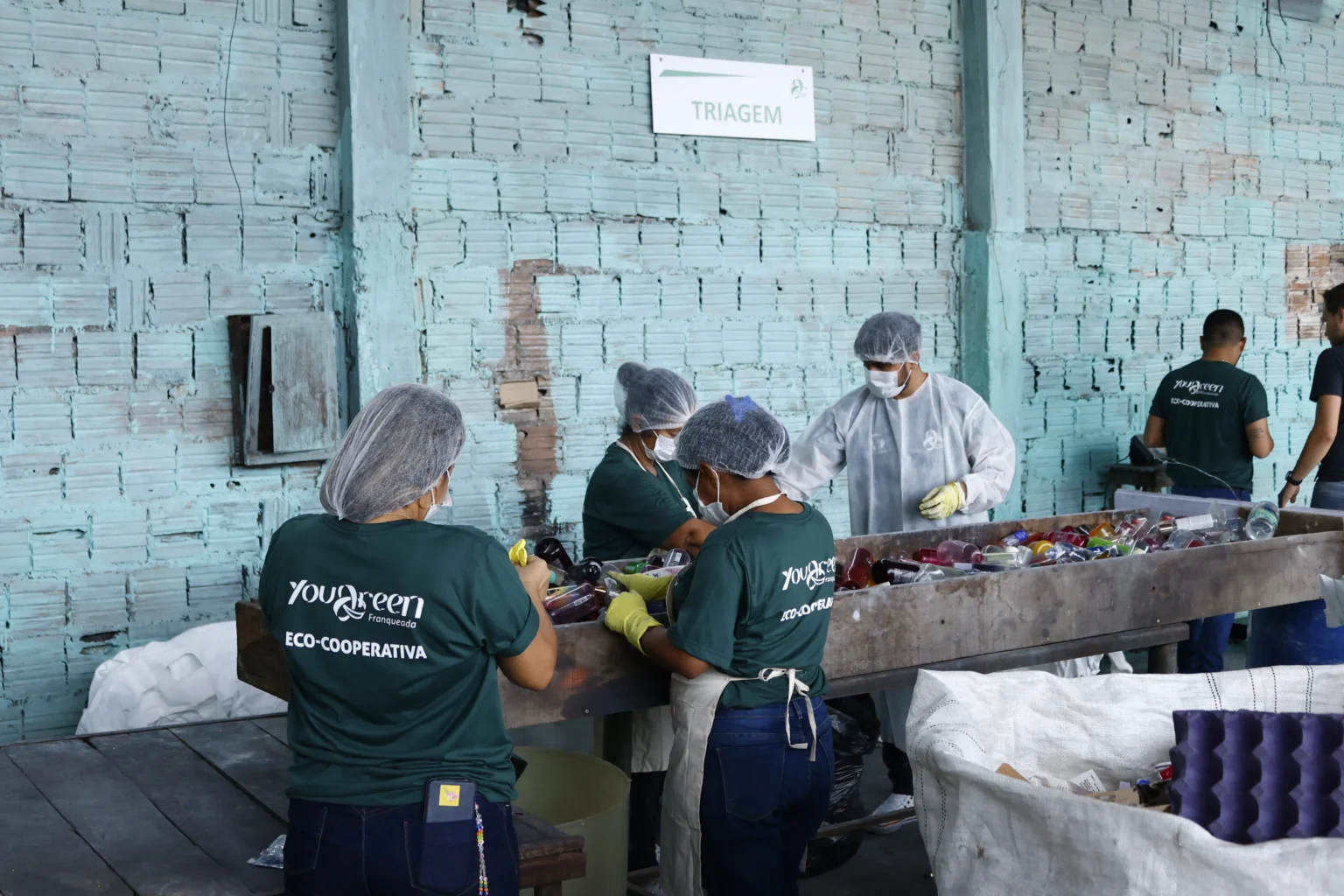 Eco Cooperativa promove palestras sobre educação ambiental em escolas públicas de Manaus