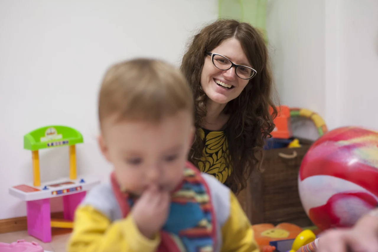 Decisão da justiça a favor de uma mãe de criança com autismo, em relação à jornada de trabalho, abre precedente para outros casos