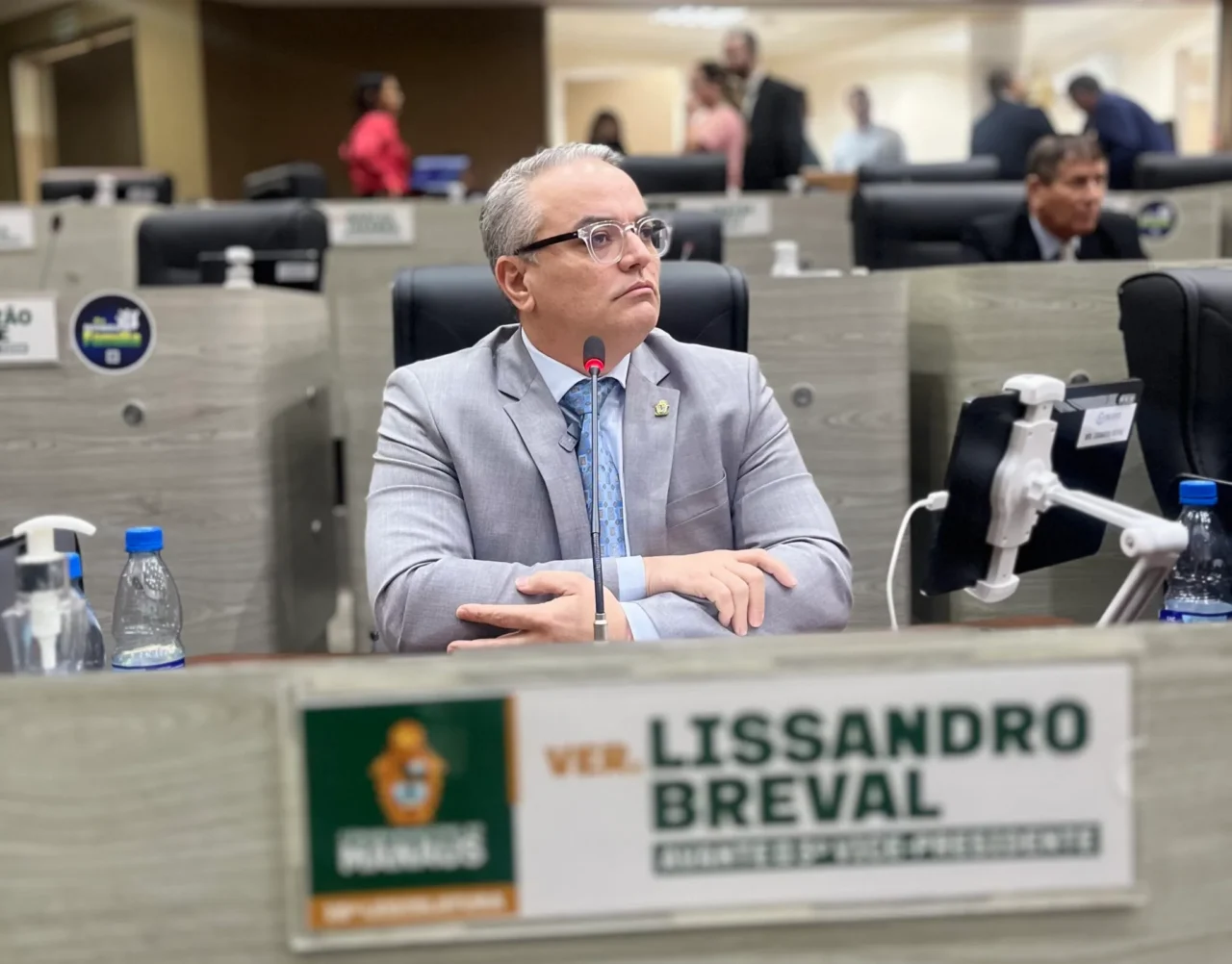 Lissandro Breval critica viagem do prefeito de Manaus e cobra respostas sobre gastos ao Caribe