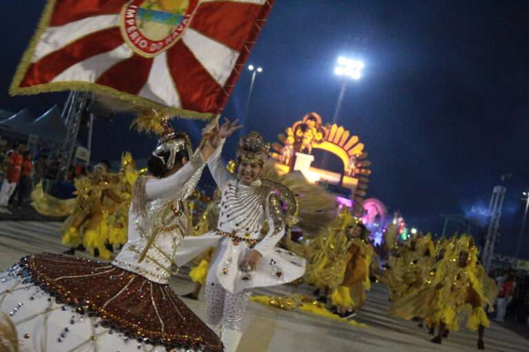 Confira as fotos do desfile das Escolas de Samba do Acesso A em Manaus