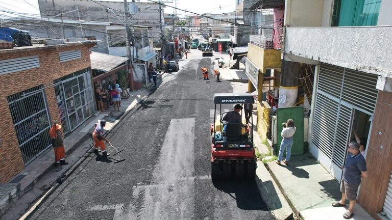 Pacote de obras da Prefeitura de Manaus acaba com alagamentos e restaura pavimento em ruas da zona Oeste