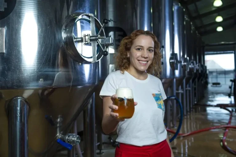 Dia da Mulher: cervejarias brasileiras lideradas por mulheres lançam cervejas exclusivas para a campanha "Criado por Elas, Liderado por Elas"