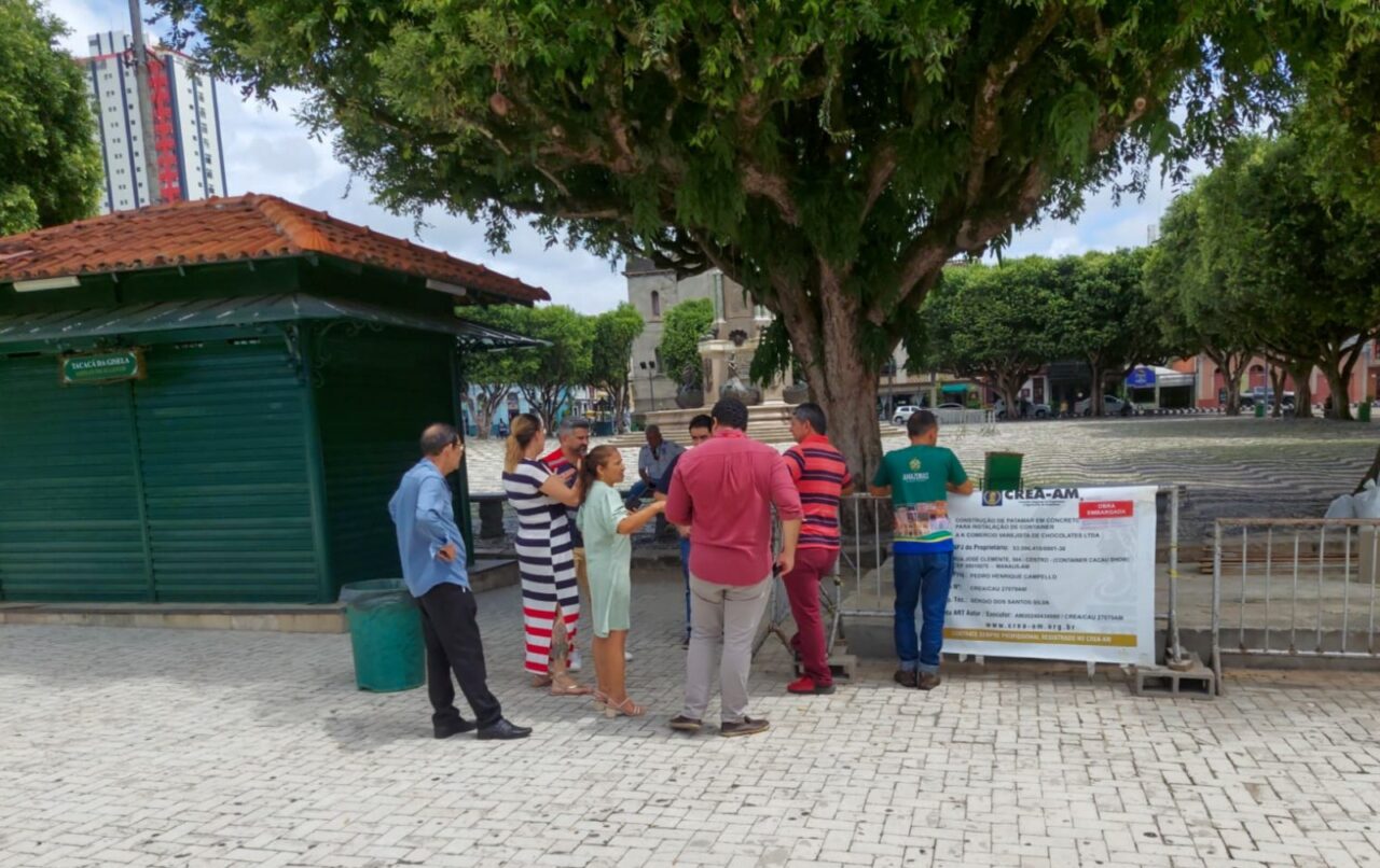 Obra sem autorização é embargada no entorno do Teatro Amazonas