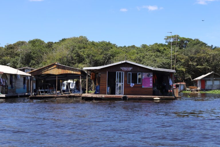 Defensoria Pública garante suspensão de remoção de flutuantes em Manaus