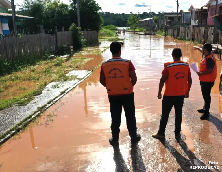 Alerta de inundação em Boca do Acre no Amazonas