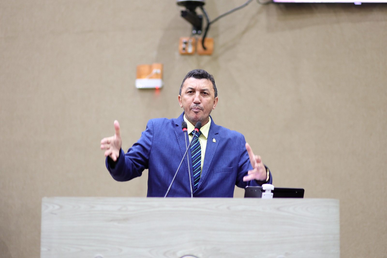 Vereador Sassá crítica descaso da Amazonas Energia com a cidade de Manaus e promete acionar MP