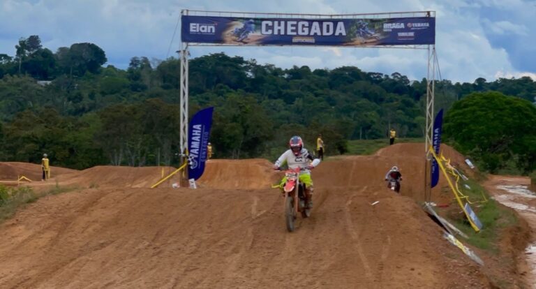 Cerca de 70 pilotos disputaram a 2ª etapa do Campeonato Amazonense de Motocross