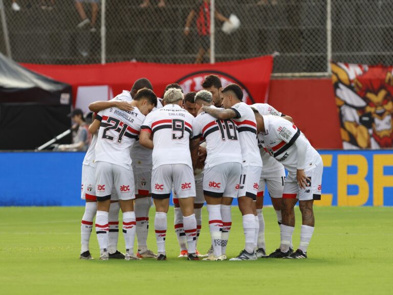 Em Salvador, São Paulo vence o Vitória pelo Brasileirão