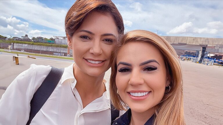 Débora Menezes entrega Título de Cidadã do Amazonas à Michelle Bolsonaro