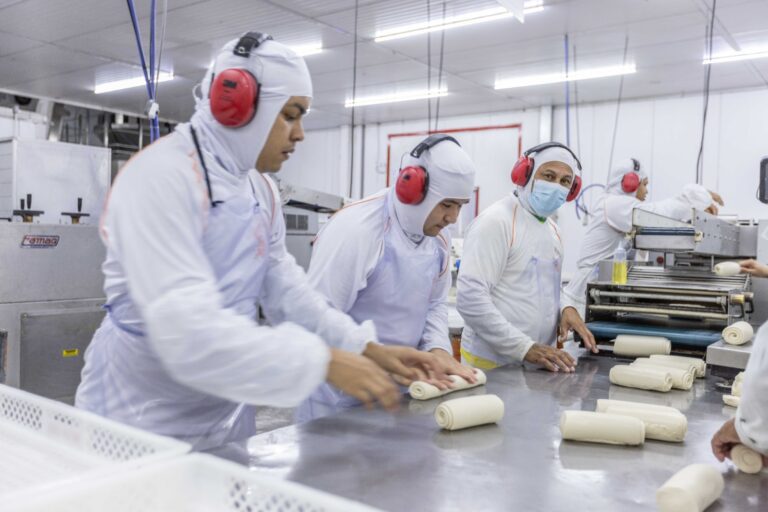 Natan participa da semana da panificação, apresentando os produtos congelados que são destaque nesse tipo de negócio