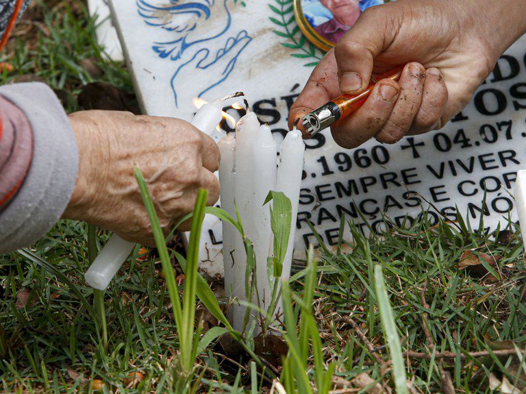 Impostos sobre serviços funerários podem ter alta de 206% com Reforma Tributária