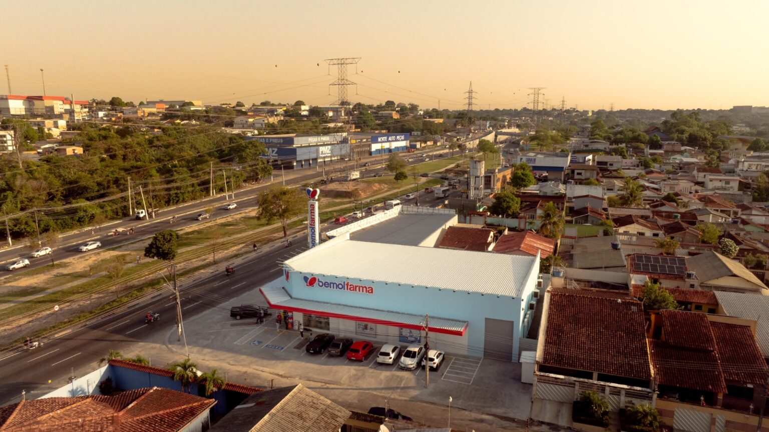 Bemol inaugura 47ª Farma na Avenida das Torres, em Manaus