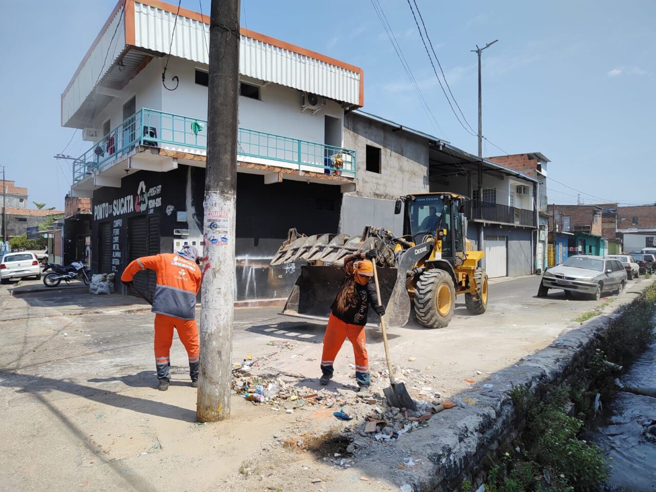 Ruas do Alvorada recebem ação de limpeza e conscientização da prefeitura