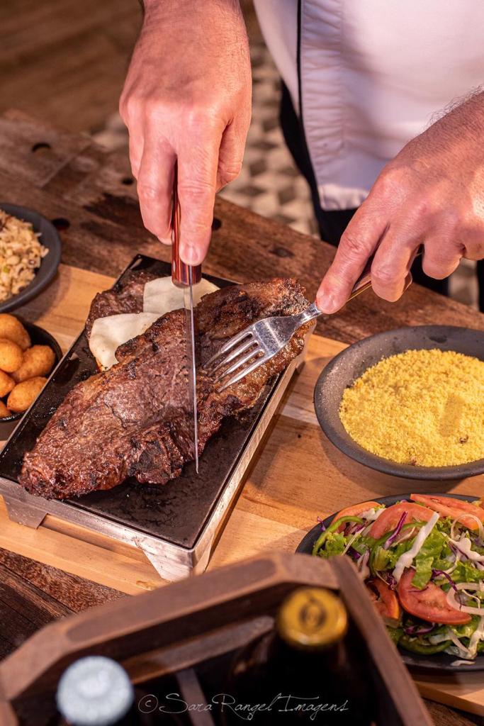 No Dia do Nordestino, Cachaçaria do Dedé do Parque 10 é opção para saborear pratos com carne de sol e outras delícias