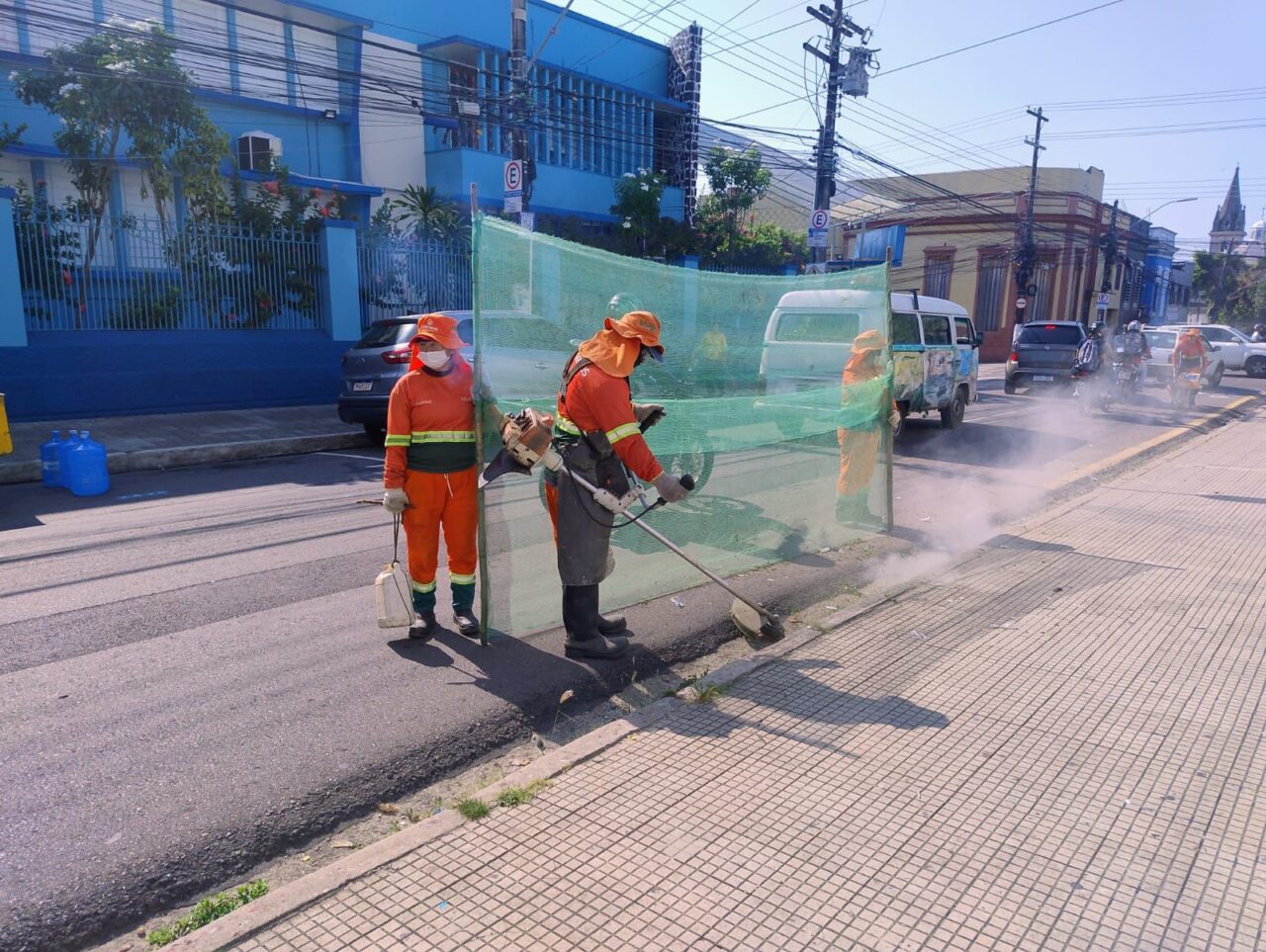 Serviço de limpeza é intensificado no Centro Histórico de Manaus