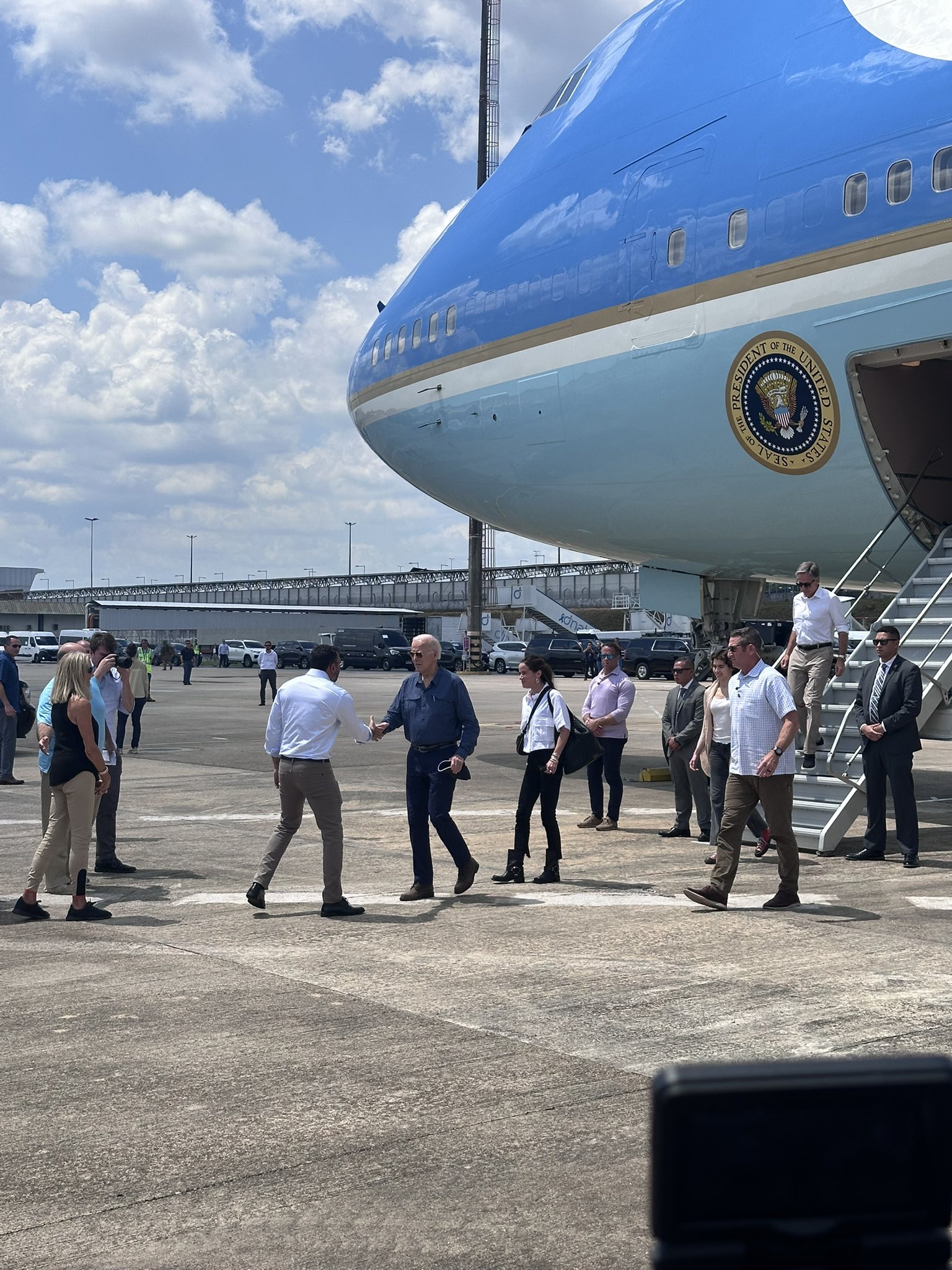Governador do Amazonas e prefeito de Manaus recebem Joe Biden na capital