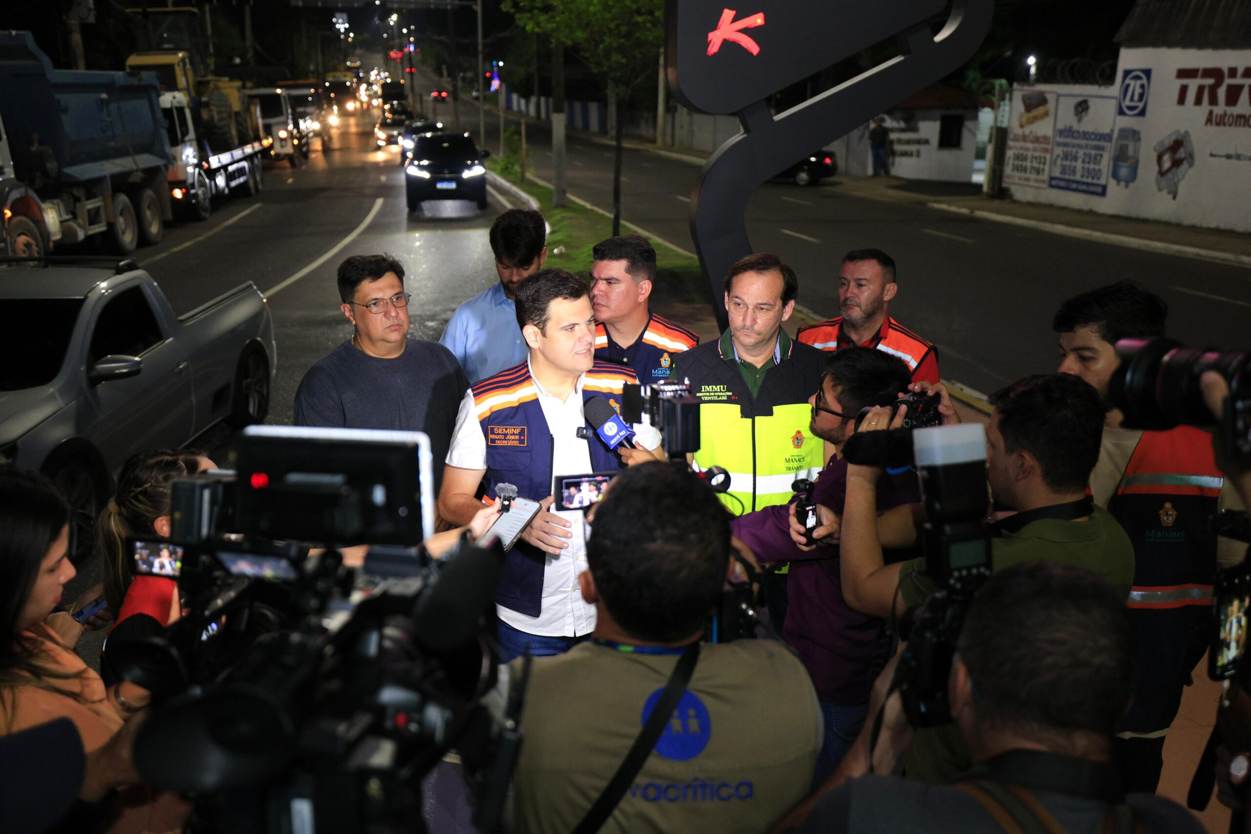 Intervenção iniciada: avenida Mário Ypiranga começa a ser rasgada pelas máquinas