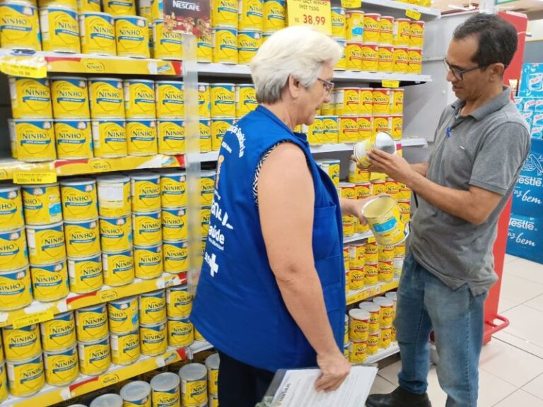 Azeite falsificado e leite adulterado: Visa Manaus apreende produtos em supermercados da capital